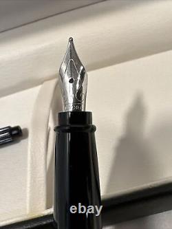 Aurora Ipsilon Fountain Pen Black Resin Chrome trim B11C