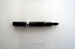 Beautiful Black Conklin Mark Twain Fountain Pen. 925 Silvertrim. 14 K Gold Nib