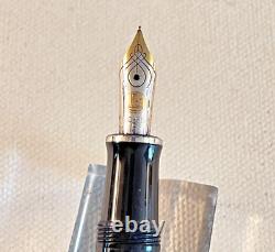 Black Pelikan 400/405 Souveran Fountain Pen Piston Filler FINE 14C-585 nib BEAUT