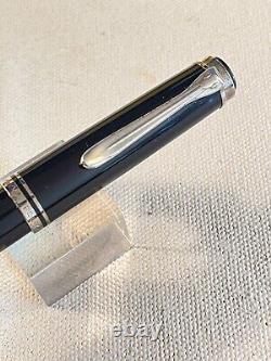 Black Pelikan 400/405 Souveran Fountain Pen Piston Filler FINE 14C-585 nib BEAUT