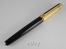 Cartier Pasha Black Lacquer and Gold Plated Black Clip Fountain Pen M Excellent