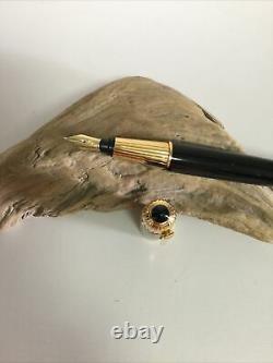 Cartier Pasha Marble Black Lacquer and Gold Plated Fountain Pen 18K Nib