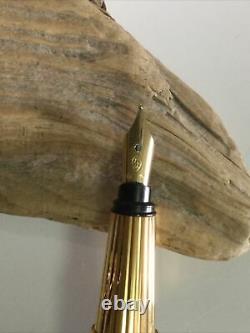 Cartier Pasha Marble Black Lacquer and Gold Plated Fountain Pen 18K Nib