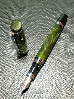 Chilton Vintage Fountain Pen In Irridescent Jasper Green And Black With M Nib