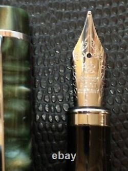 Chilton Vintage Fountain Pen In Irridescent Jasper Green And Black With M Nib