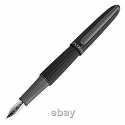 Diplomat Aero Fountain Pen Black Medium Point D40301025 New in Box