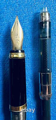 Elysee En Vogue Laque COBRA Fountain Pen Gold Trim with Original Box Germany