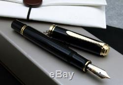 Fountain Pen Pelikan Souveran M1000 Green OR Black with 18C/750 gold nib
