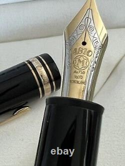 Fountain pen Montblanc Meisterstuck 149 115383 black and gold Fine F nib