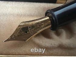 GUCCI Fountain Pen Black Resin Cartridge Nib M Warranty NEVER USED