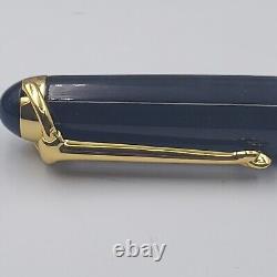 GUCCI Fountain Pen Old Vintage GUCCI Black & Gold Plastic