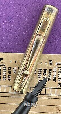 Gorgeous Swan Solid 14K Gold Fountain Pen Outstanding Soft Medium Nib