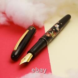 Kuretake Black Urushi Makie SAKURA-NI-MOMIJI Gold Iridium M Nib Fountain Pen