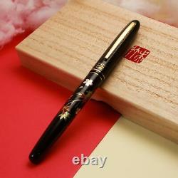 Kuretake Black Urushi Makie SAKURA-NI-MOMIJI Gold Iridium M Nib Fountain Pen