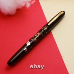 Kuretake Black Urushi Makie SAKURA-NI-MOMIJI Gold Iridium M Nib Fountain Pen