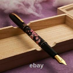 Kuretake Black Urushi Makie SAKURAHARUKAZE Gold Iridium M Nib Fountain Pen