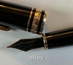 MONTBLANC Meisterstuck 4810 in Black with 2-tone 14K F nib