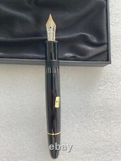 Montblanc Black Meisterstuck 146 Le Grand Fountain Pen 14K Nib Gold Trim In Box