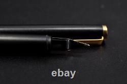 Montblanc Fountain Pen Resin Black White Star