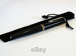 Montblanc N0 22 Vintage Black & Gold Fountain Pen With 14k Gold F Nib Mint