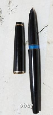 Montblanc No. 22 Fountain Pen 14K Fine Nib Black Vintage USED