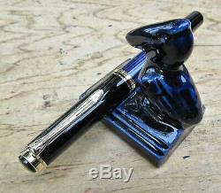 New SPECIAL Pelikan M600 Blue-Black Fountain Pen FINE 14K nib w Pelikan Pen Rest