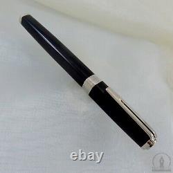 New Waterman Exception Slim Black Lacquer ST Fountain Pen 18K Medium Nib