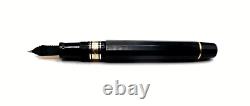 Omas Extra' Black Paragon Large Fountain Pen 18k Gold Nib. Excellent Condition