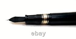 Omas Extra' Black Paragon Large Fountain Pen 18k Gold Nib. Excellent Condition