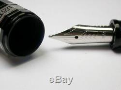Omas Paragon Arte Italiana Black Silver 18c 750 Gold M Nib Faceted Fountain Pen