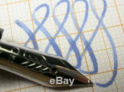 Omas Paragon Arte Italiana Black Silver 18c 750 Gold M Nib Faceted Fountain Pen