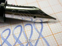 Omas Paragon Arte Italiana Black Silver 18c 750 Gold M Nib Faceted Fountain Pen