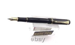 PARKER DUOFOLD DEMI Fountain Pen BLACK Gold Trim 18K Med nib NEW NO BOX