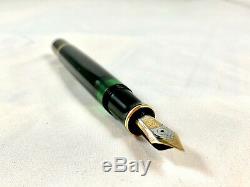 PELIKAN M800 with 14k EF gold nib, black, gold trim, W. Germany. Used. VG cond