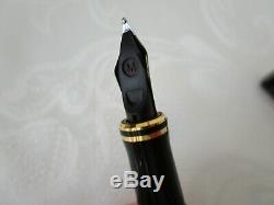 Parker Duofold Burgundy Black Marble Fountain Pen 18K-750 Gold Nib Vintage XLNT