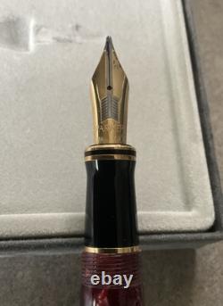 Parker Duofold Centennial Red/Black Fountain Pen 1980's vintage near mint