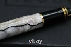 Parker Duofold International Pearl and Black Fountain Pen 1992 MK1