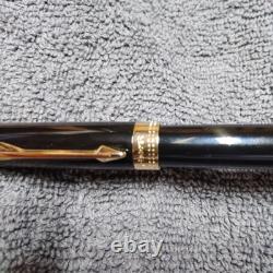 Parker Fountain Pen Black With Gold Trim. Medium Nib