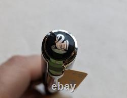 Pelican 18K Souveran Fountain Pen Black And Silver Model M805