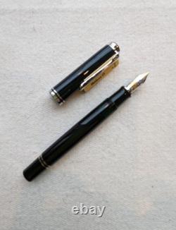 Pelican 18K Souveran Fountain Pen Black And Silver Model M805