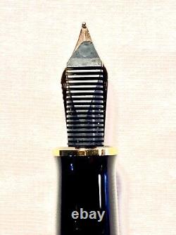 Pelikan Souveran M800 Fountain Pen Black-Red 18C- 750F MEDIUM NIB WithBOX-PAPERS