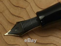 Pilot Custom URUSHI 18K Medium-nib Ebonite Black Urushi Lacquer with converter