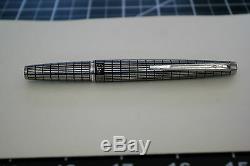 RARE ALL Cross-hatch PILOT ELite Fountain Pen 18K-750 Black Silver F