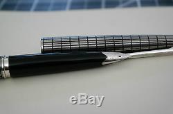 RARE ALL Cross-hatch PILOT ELite Fountain Pen 18K-750 Black Silver F