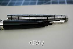 RARE ALL Cross-hatch PILOT ELite Fountain Pen 18K-750 Black Silver F