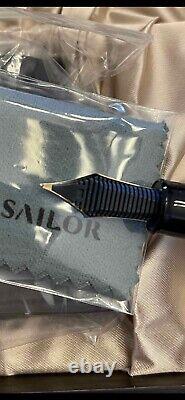 REDUCED-Sailor (? 11-7002-620) Ebonite Fountain Pen Black/Gold $600