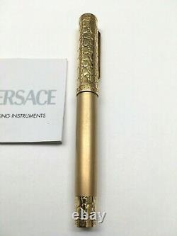 Rare Versace By Omas Solid 750 18k Gold Crocodile Cap Fountain Pen