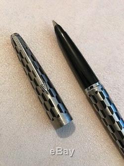 Rare Vintage Parker 45 Harlequin Black Shield Medium Nib Fountain Pen-superb