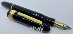 SENATOR PRESIDENT Fountain Pen- Black& Gold- Cigar/ Torpedo Shape- Montblanc 149