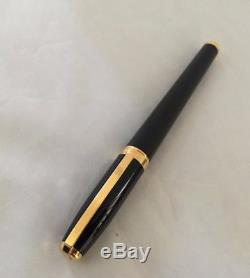 ST DUPONT Fidelio Black laquer and gold trim Fountain Pen 14k Fine Nib